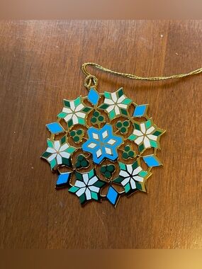 Tamerlane Christmas Snowflake Ornament 1983 Enamel Gold Plated?
